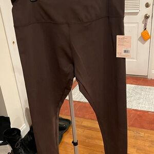Great High-Rise Bonded Leggings by Danskin. Size XL. NWT